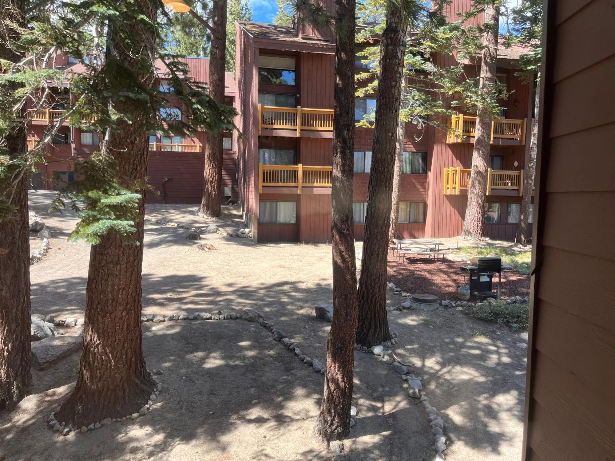 Tastefully Remodeled Condo At Mammoth Ski & Racquet Club, Hot Tub, Garage, 10 Min Walk To Ski Lifts Mammoth Lakes Bagian luar foto