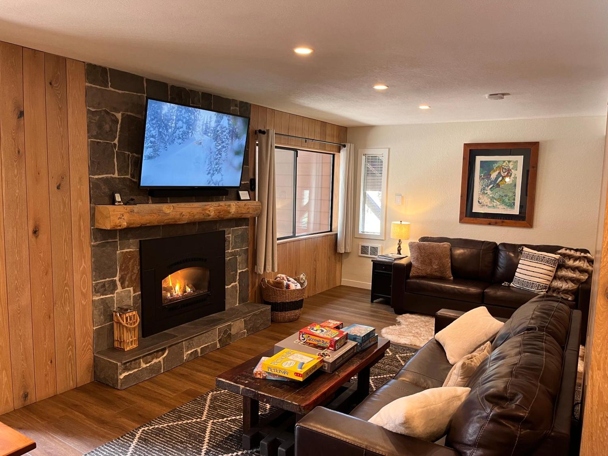Tastefully Remodeled Condo At Mammoth Ski & Racquet Club, Hot Tub, Garage, 10 Min Walk To Ski Lifts Mammoth Lakes Bagian luar foto